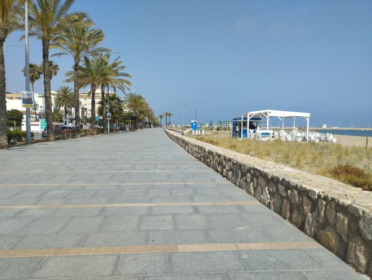 Atico Frente Al Mar Con Parking Para 5 Personas Calafell Exterior photo